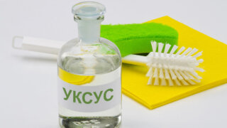Что можно очистить обычным уксусом: 5 действенных советов