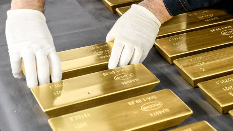 Выплавка золотых банковских слитков