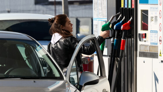 В России за неделю подешевели бензин и дизельное топливо