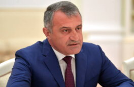 Бибилов признал поражение на президентских выборах в Южной Осетии