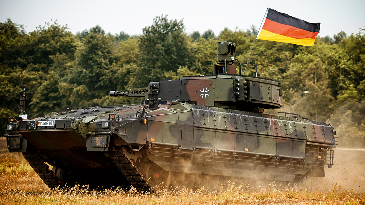 Канцлер ФРГ увеличит военный бюджет Германии