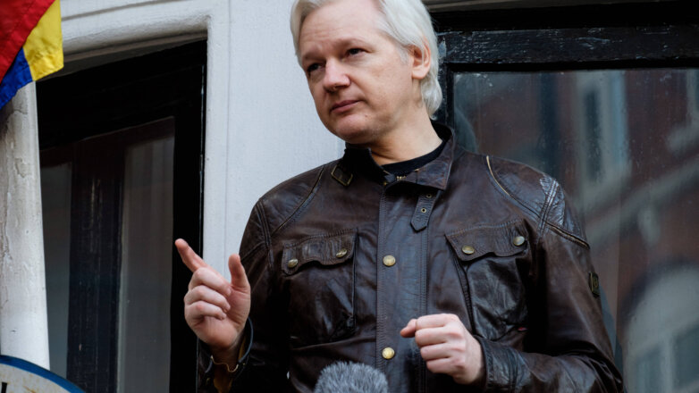 Суд в Лондоне выдал ордер на экстрадицию в США основателя WikiLeaks Ассанжа