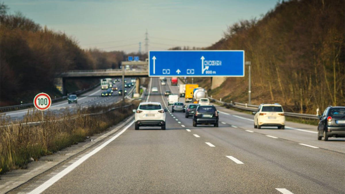 В Германии призывают ограничить максимальную скорость на магистралях