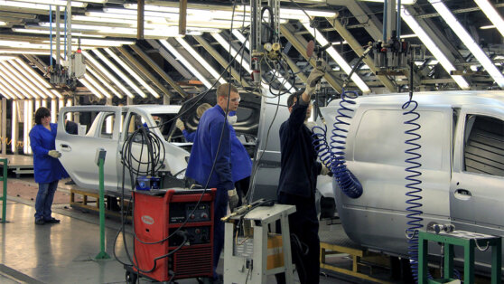 АвтоВАЗ возобновляет полноценный выпуск Lada и Renault