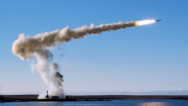 Минобороны РФ показало видео пуска сверхзвуковых ракет "Оникс" по военным объектам ВСУ