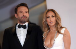 Дженнифер Лопес сообщила о помолвке с Беном Аффлеком