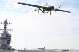 США испытают грузовые дроны на авианосце