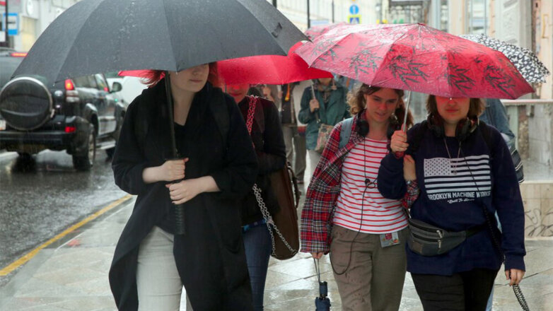 Дождливая и теплая погода в Москве