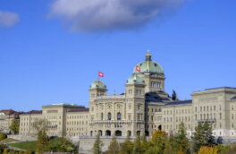 Власти Швейцарии не исключили проведение референдума о строгом нейтралитете 