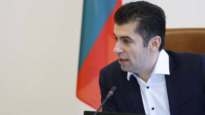 Премьер Болгарии призвал сограждан пожертвовать зарплаты на покупку оружия для Украины