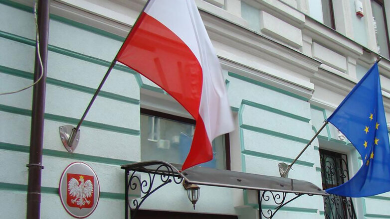 МИД РФ подтвердил высылку 45 польских дипломатов