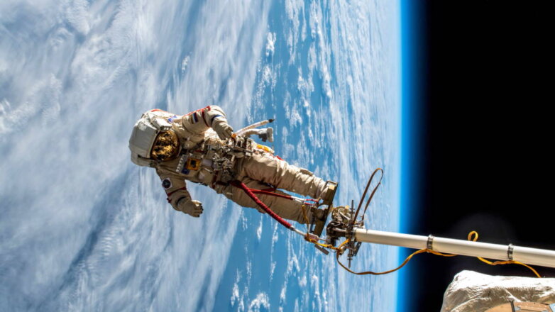 Российские космонавты выйдут в открытый космос весной