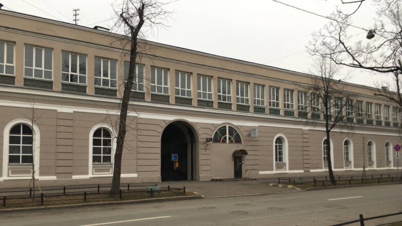 СМИ: в Петербурге сносят историческое здание манежа Финляндского полка