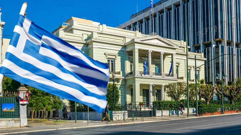 Греция высылает 12 российских дипломатов