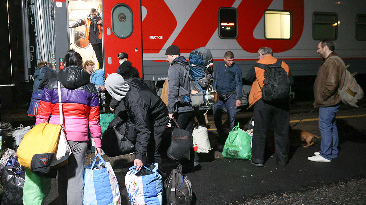 Отправление поезда с эвакуированными жителями ДНР и ЛНР