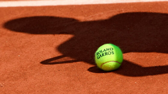 Россиян допустили к участию в Roland Garros без гимна и флага