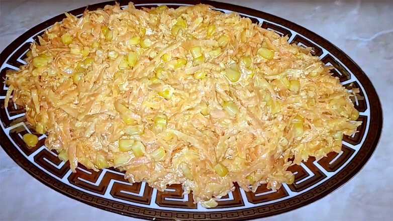 30 минут на кухне: салат с морковью по-корейски и копченым сыром