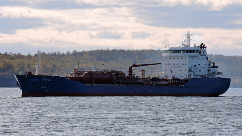 СМИ: Греция задержала российский танкер с 19 моряками на борту