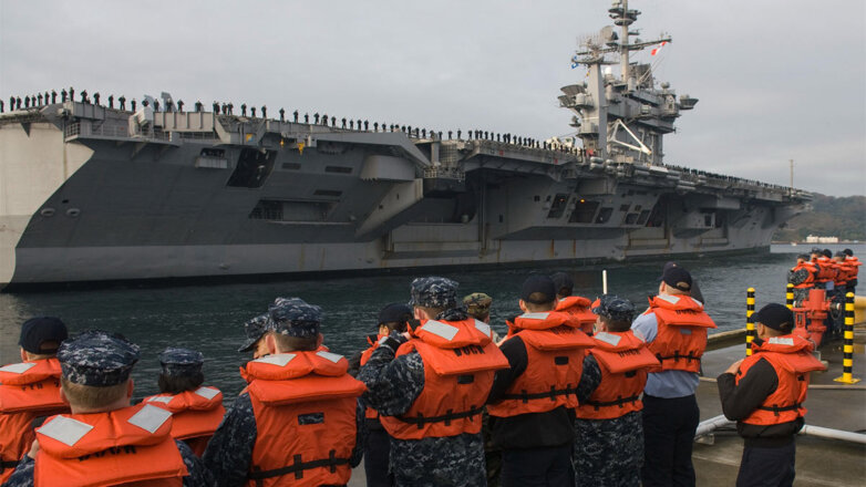 ВМС США расследуют загадочную серию самоубийств на авианосце