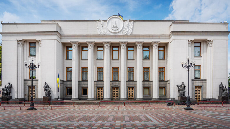 Верховная рада Украины поддержала продление военного положения в стране