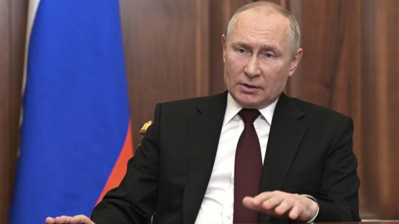 Путин разрешил подсанкционным банкам исполнять валютные обязательства в рублях
