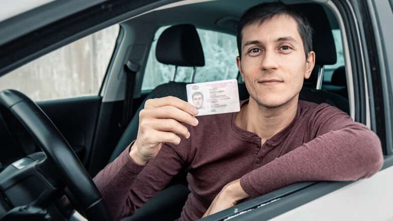 В России предложили автоматически продлевать водительские права