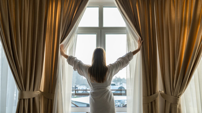 Ставни, жалюзи или римские шторы: как преобразить вид окон в квартире