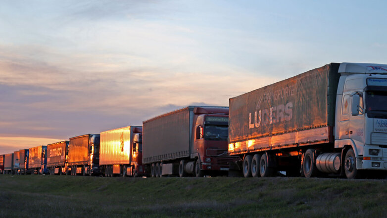 Из Финляндии выдворили десятки российских и белорусских грузовиков