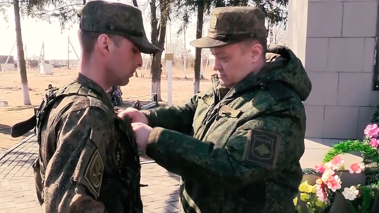 Отличившимся в ходе спецоперации на Украине десантникам РФ вручили госнаграды