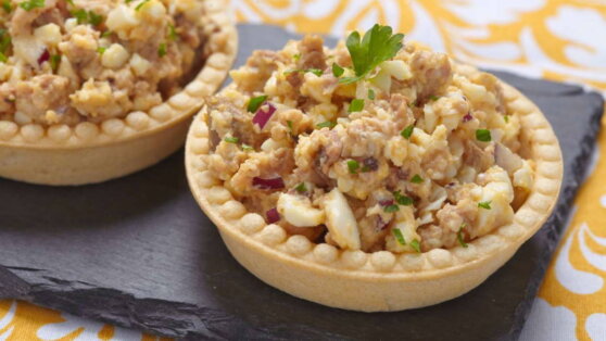 30 минут на кухне: рецепт салата из печени трески