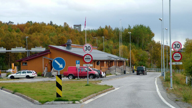 Норвегия закрывает границу с Россией для грузоперевозок