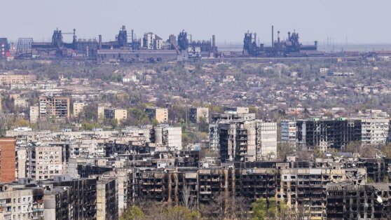 Из домов в районе 