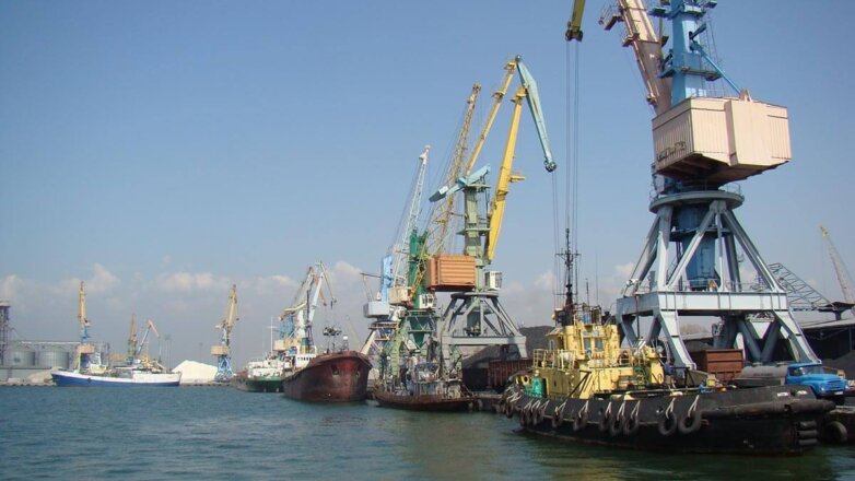 Мининфраструктуры Украины приказало закрыть порты на Чёрном и Азовском морях