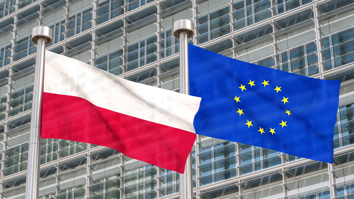 Польша требует от ЕС перестать штрафовать ее за проблемы с верховенством права