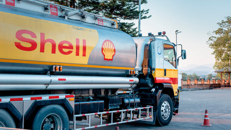 Shell прекращает продажу топлива в России