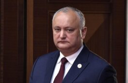 Додону ограничили общение
