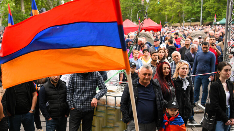 Масштабный митинг армянской оппозиции начался в Ереване