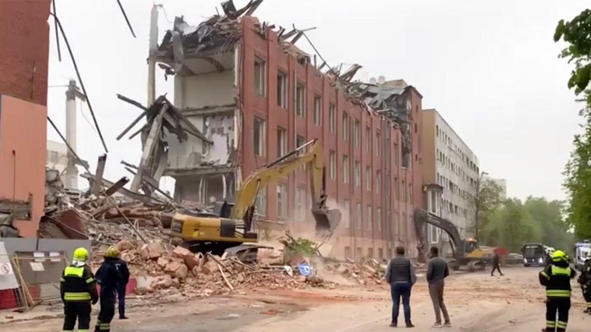В Москве обрушилось здание швейной фабрики 