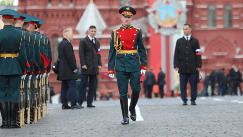 В Москве на Красной площади начался парад Победы