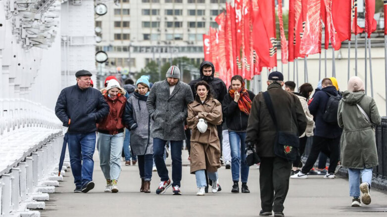 Синоптик пообещал жителям Москвы "аномальный холод" в День Победы