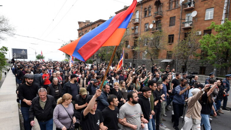В Ереване началось многотысячное шествие оппозиции с требованием отставки Пашиняна