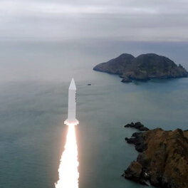 Южная Корея осудила пуски ракет КНДР