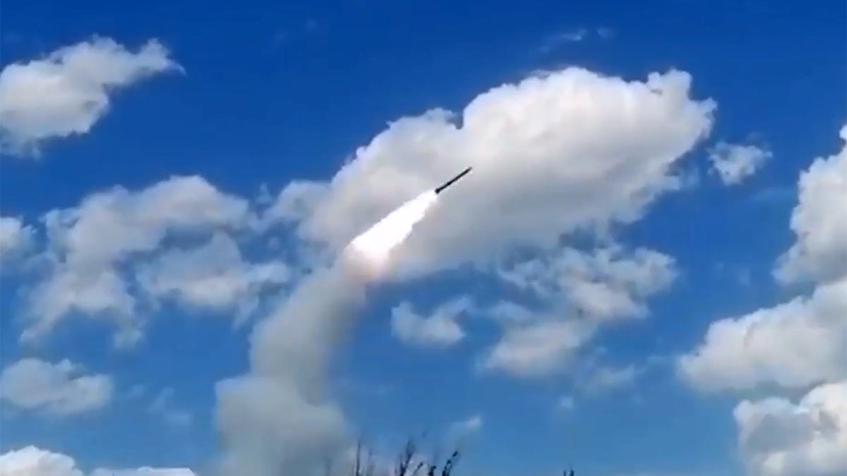 Работа российских зенитных ракетных комплексов (ЗРК) Тор-2М в ходе специальной военной операции на Украине