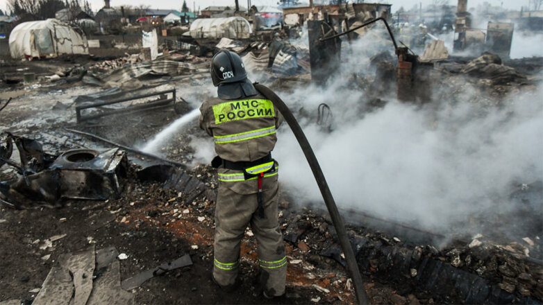 В Казани потушили пожар на заводе синтетических средств