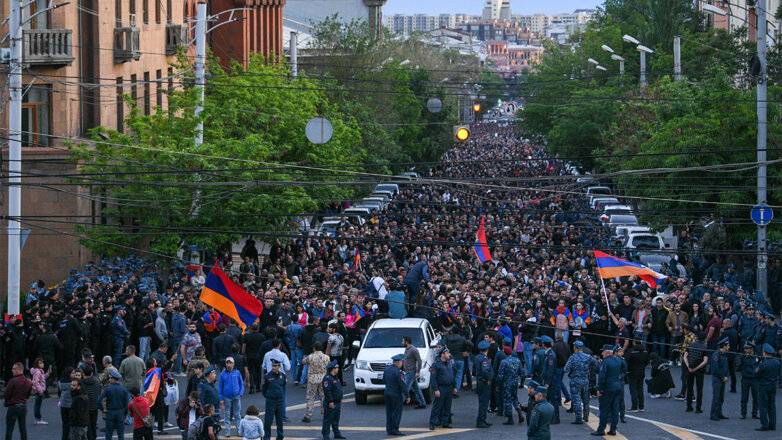 Оппозиция в Армении пообещала парализовать Ереван