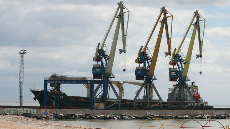 Порт Мариуполя начал работать в обычном режиме