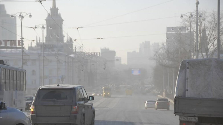 Смог и запах гари накрыли Екатеринбург