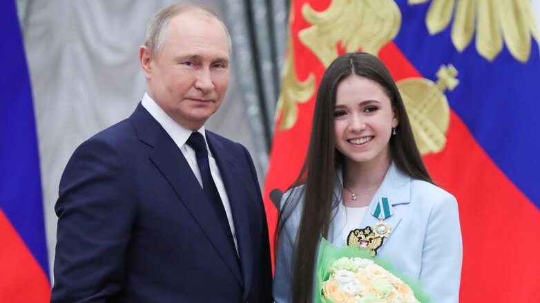 Стало известно, что Путин подарил Камиле Валиевой
