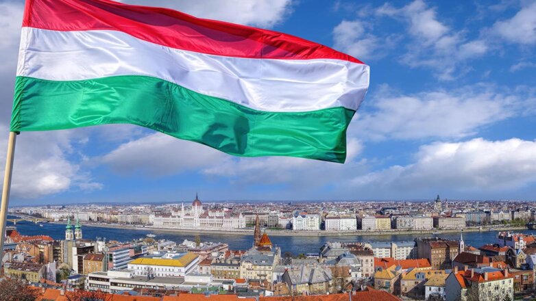 Венгрия предупредила ЕС о нехватке топлива и росте цен из-за санкций против России