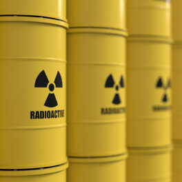 Шойгу сообщил о "реальной угрозе" создания Украиной ядерного оружия
